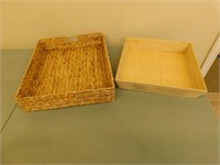 2 Serving trays