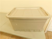 Sterlite storage container
