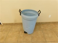Rubbermade garbage can no lid