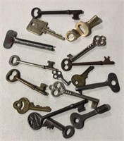 16 Vintage Assorted Old Keys- Skeleton, Skate, Etc