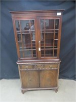 MAGHOGANY 3-TIER DISPLAY CABINET