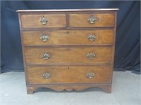 MAHOGANY GENTLEMAN'S CHEST W/ 5-DRAWERS (DAMAGED)