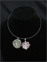 Necklace w/Metal Pendant & Floral