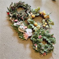 Trio of Wreaths w/ 1 Swag