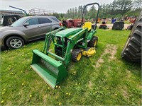 John Deere 2210 HST tractor w/210 loader