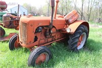 Case LA tractor