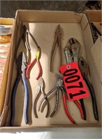 Flat of assorted pliers