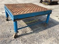 E2. Acorn style cast iron welding table 5x5
