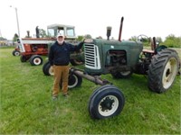Oliver 880 Tractor 2wd Running (W/O Attachment)