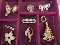 (10) Pieces Vintage Jewelry