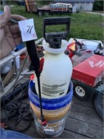 Pump sprayer and bucket