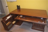 LARGE NICE OFFICE DESK, COMES APART, 72X34X30