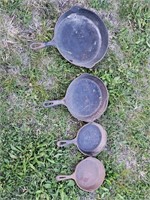 4 cast iron skillets