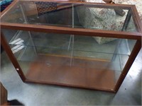 Display case/cabinet