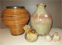 Bird figurines, pottery vase, Measures:  9" tall,