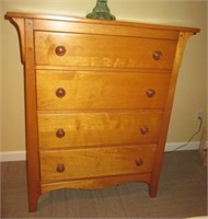 Holland Furniture Co. 4 drawer wood dresser.