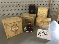COLLECTIBLES BEARS / FIGURINES