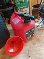Easy can 5gal gas can and funnel