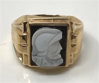 10 Kt. Gold Gents Cameo Ring.