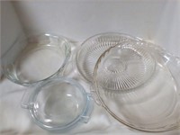 Assorted pyrex glassware
