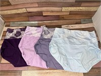 4-pack women’s underwear, size small (new, open