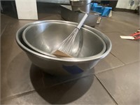 Large Wisk & 4 Stainless Steel Mixing Bowls