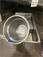 Stainless Steel Large Pan Bowl & Several Lids