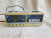 Vintage Soundsign AM/FM/CASSETTE PLAYER- tested
