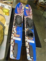 Connelly Sport Pair of Skis