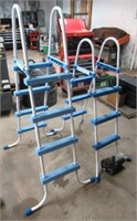(2) Pool ladders. Sizes 44" and 49". Filter pump