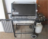 Weber 3 burner gas grill with tank.