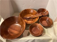 Wooden bowls and utensils set