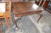 Antique Chippendale Dining Room Table w/ Leaves