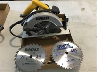 DeWalt Circular saw with blades