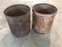 Rusty 5 gallon buckets Quality brand label on