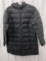 SIZE LARGE AMAZON ESSENTIALS WOMENS PUFFER JACKET