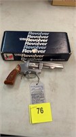824-ZZ- Smith & Wesson Revolver .22 MRF CTG 651