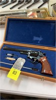 831-GGG- Smith & Wesson Revolver .44 Mag. 29-2