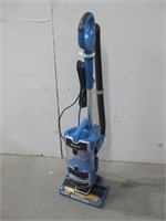 Shark Zero M Vacuum Cleaner Powers On