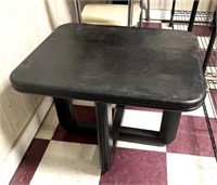 Kids table/end table