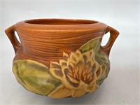Roseville pottery vase planter