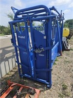 New Priefert Squeeze Chute