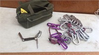 CLIMBING/RAPPELLING CARABINERS