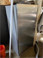 Frigidaire Professional Refrigerator w/ Ice Maker