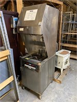 Giles Electric Deep Fryer w/ Self Contained Hood