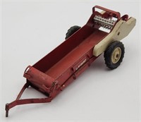 Vintage 1/16 Ertl IH McCormick Manure Spreader