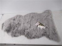 Windward Sheepskin Rug, Grey