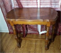 ENTYRYWAY TABLE