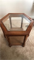 GLASS TOP ENF TABLE