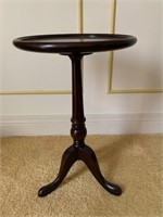 Mahogany Pedestal Side Table 13 1/2 x 22